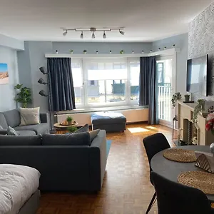 Studio Direct Aan Het Hoofdstrand Van - Naast Casino Appartement
